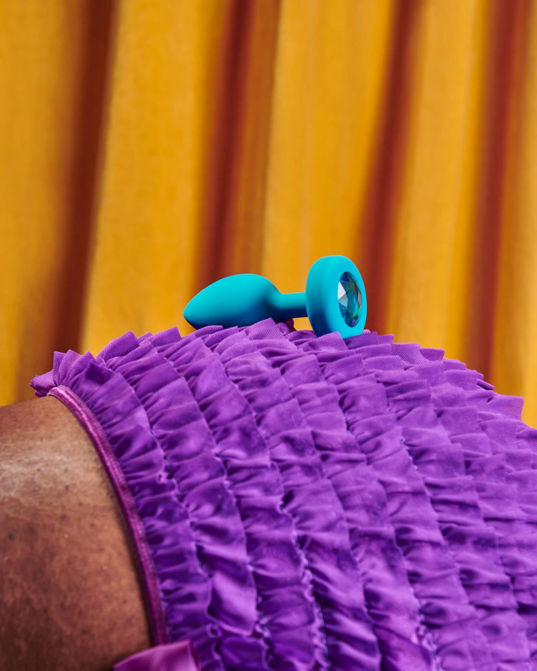 B-vibe Vibrating Jewel Anal Plug S/M - Aqua - Image 8