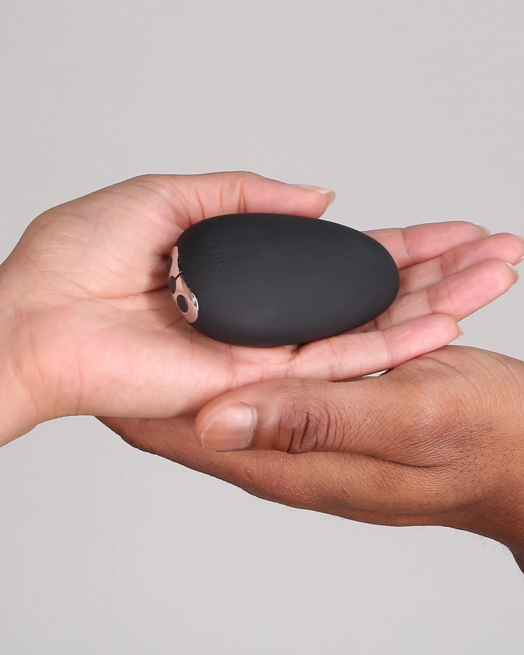 Je Joue Mimi Clitoral And External Vibrator - Black